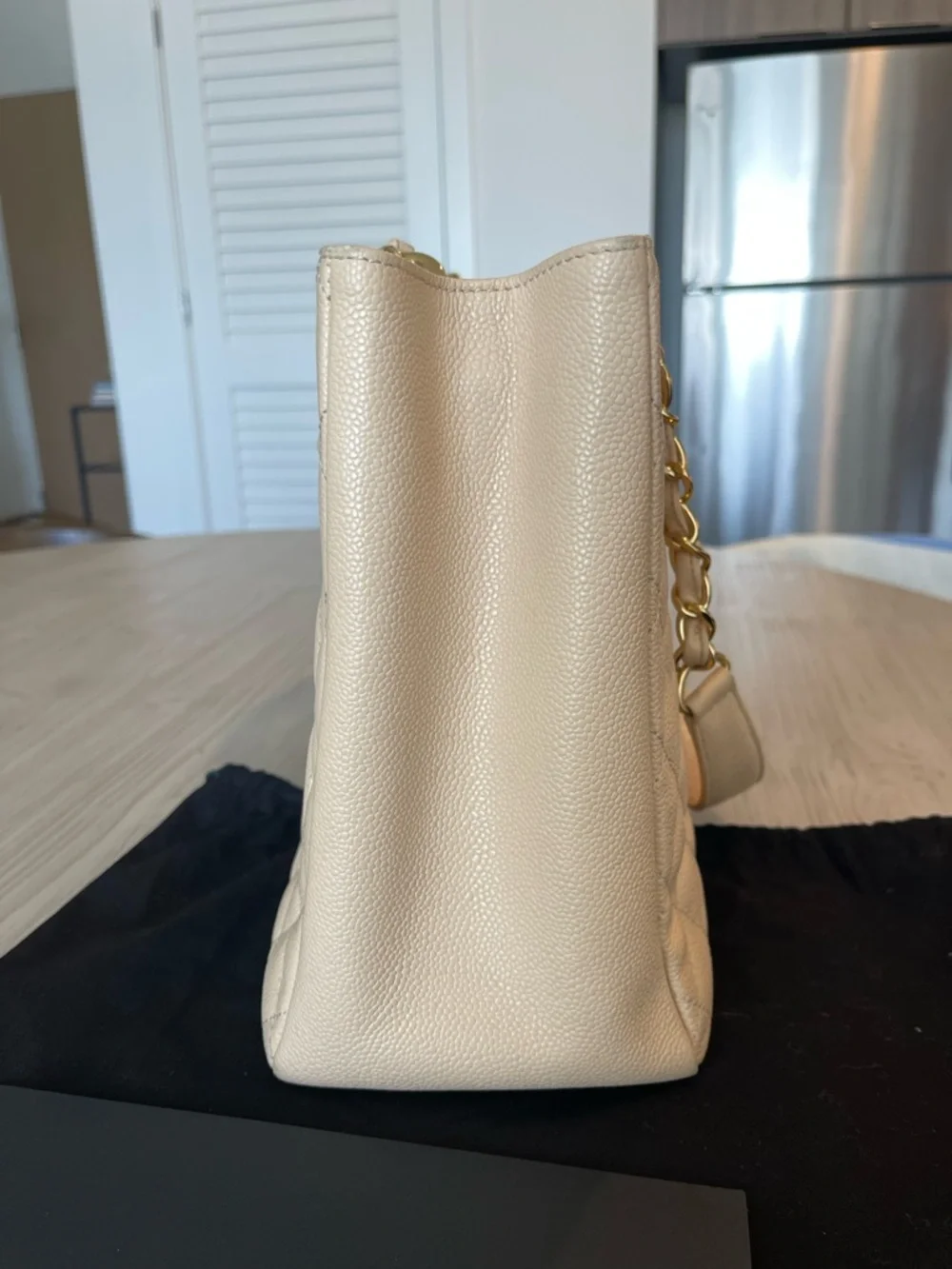 CHANEL Vintage Caviar Grand Shopping Tote